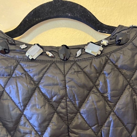 Elegant Black Quilted Women's Puffer Jacket - Picture 4 of 10